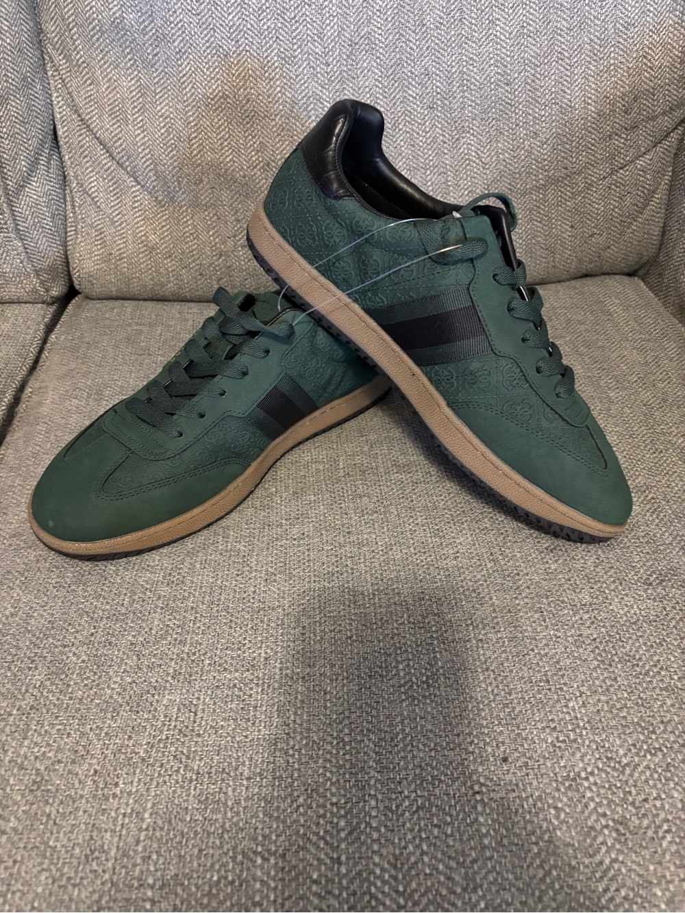 Guess Kloane Striped Quattro G Sneakers Men’s 11.5